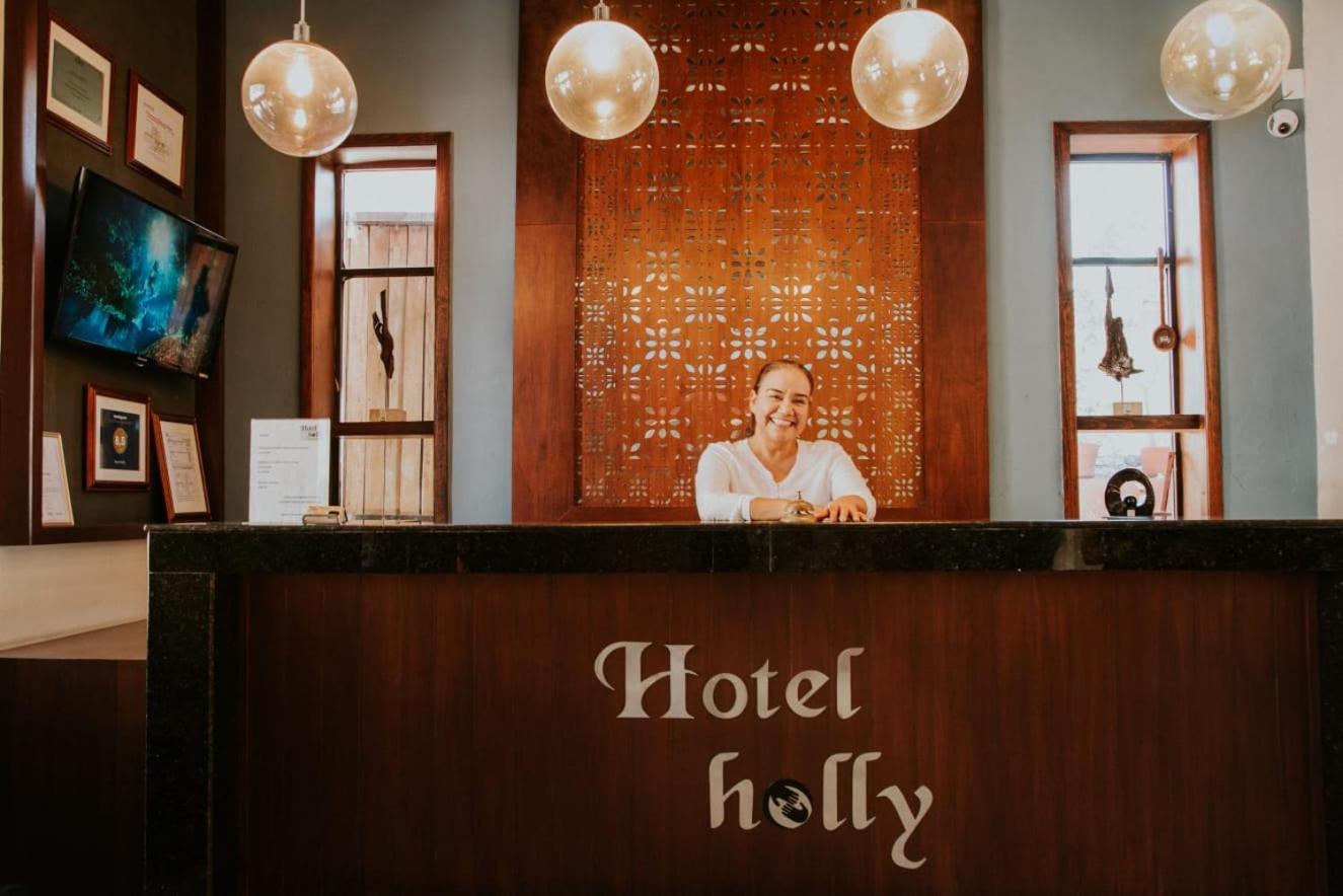 מרידה Hotel Holly מראה חיצוני תמונה