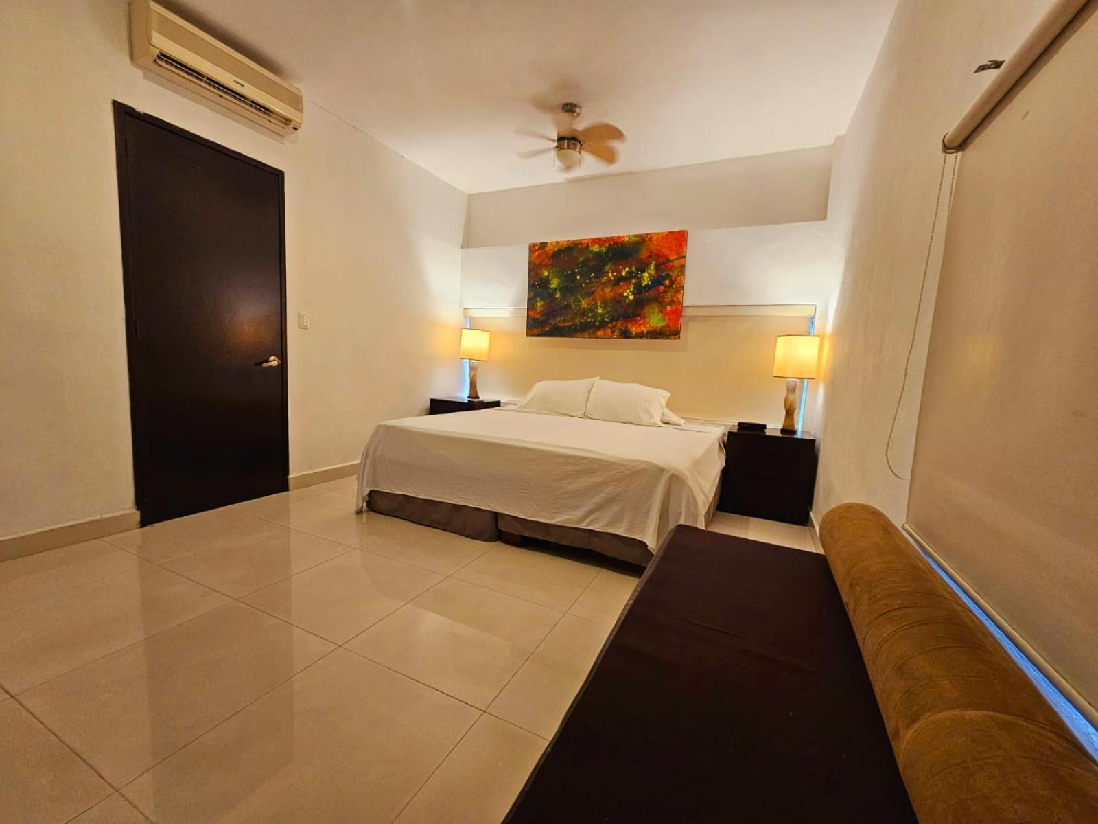 מרידה Hotel Holly מראה חיצוני תמונה