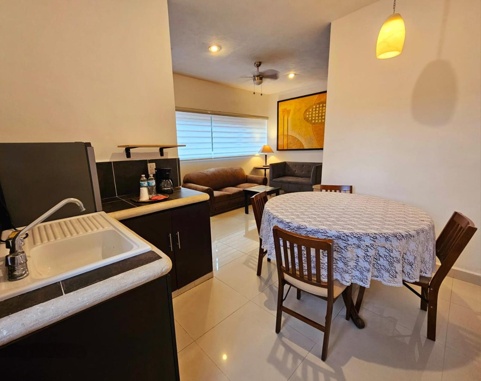 מרידה Hotel Holly מראה חיצוני תמונה