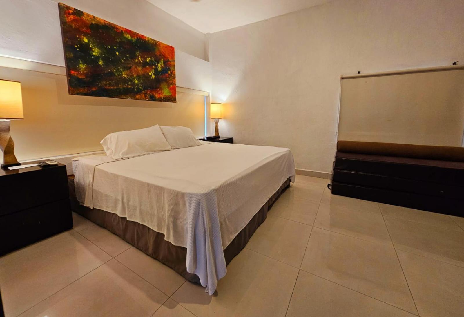 מרידה Hotel Holly מראה חיצוני תמונה